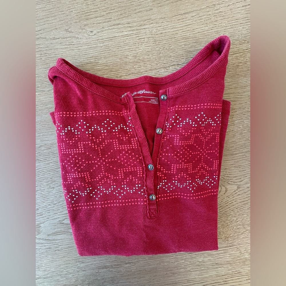 Eddie Bauer.  Red Waffle Knit with Patterned Design Buttons. - Picture 2 of 4